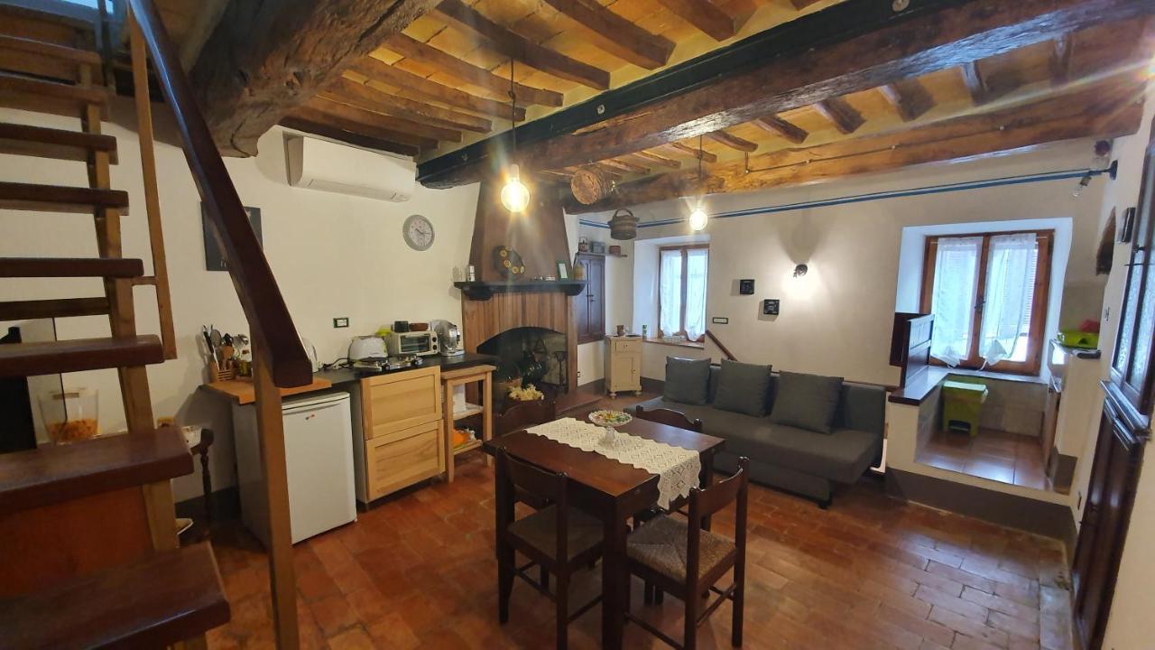 Le Casette Di Civitella- La Casa Di Rolando E Gina Apartment Civitella Del Lago Ngoại thất bức ảnh
