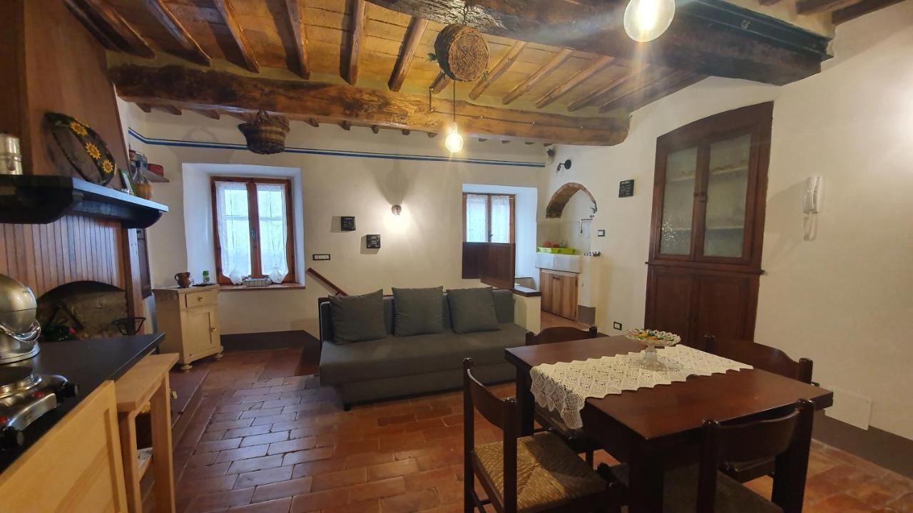 Le Casette Di Civitella- La Casa Di Rolando E Gina Apartment Civitella Del Lago Ngoại thất bức ảnh